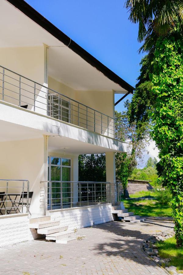 Апартаменты Гостевой Дом Агудзера Nizhniy Gul'ripsh Exterior foto