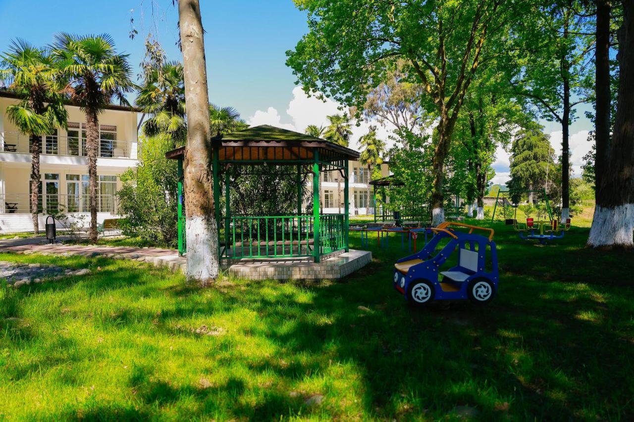 Апартаменты Гостевой Дом Агудзера Nizhniy Gul'ripsh Exterior foto