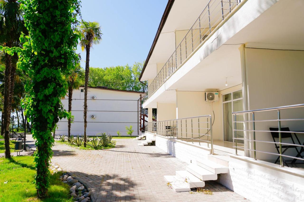 Апартаменты Гостевой Дом Агудзера Nizhniy Gul'ripsh Exterior foto
