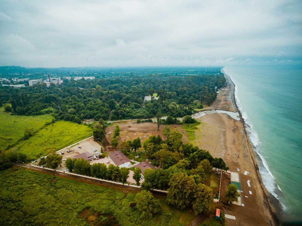 Апартаменты Гостевой Дом Агудзера Nizhniy Gul'ripsh Exterior foto